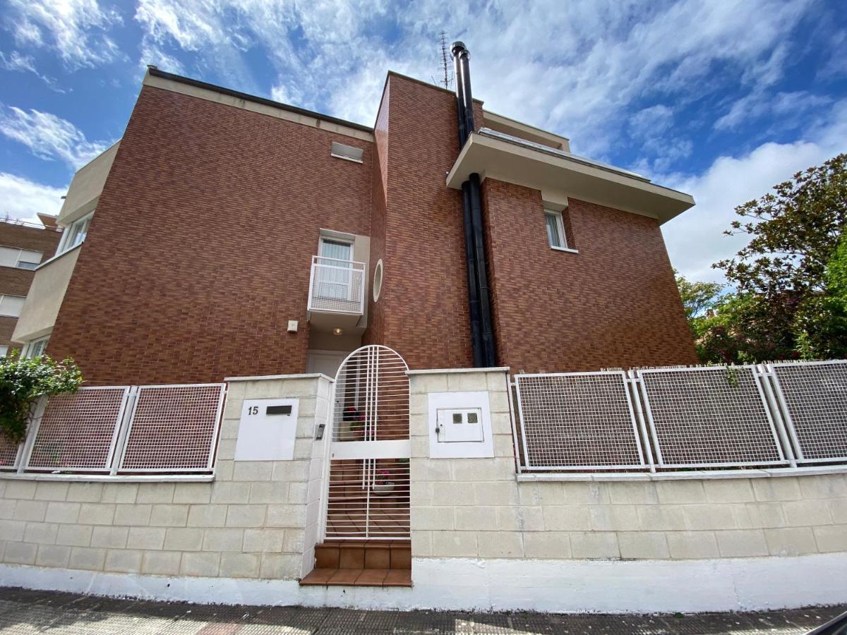 Casa Chalet Jardin Particular Ideal Grupos Y Familias Baranain ภายนอก รูปภาพ